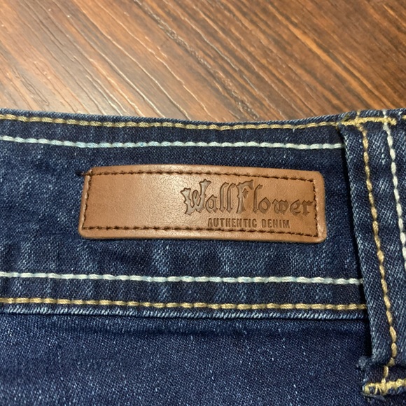 💘2 for $20💘Western Wallflower Bootcut Denim mid rise Jeans - Picture 4 of 9